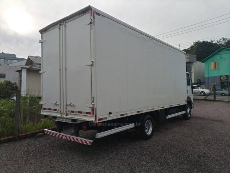 FORD - CARGO 1119 - 2019/2019 - Branca - R$ 280.000,00