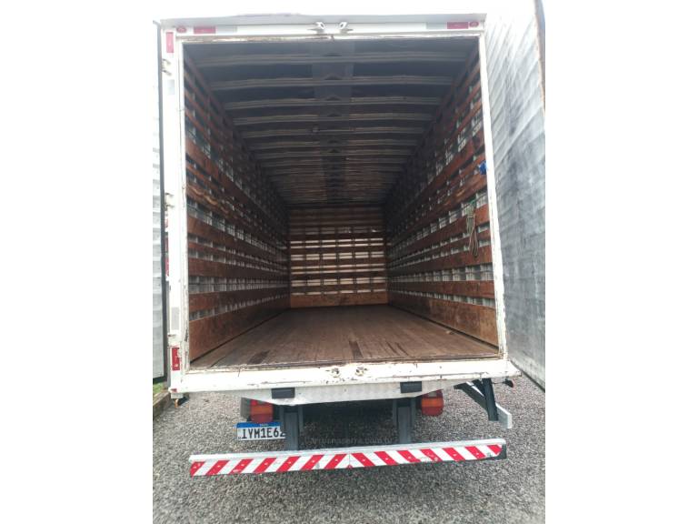 FORD - CARGO 1119 - 2019/2019 - Branca - R$ 280.000,00