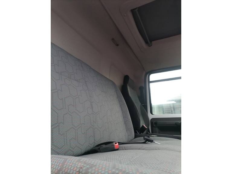 FORD - CARGO 1119 - 2019/2019 - Branca - R$ 280.000,00