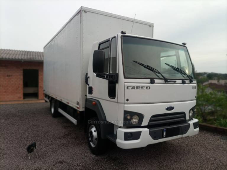 FORD - CARGO 1119 - 2019/2019 - Branca - R$ 280.000,00