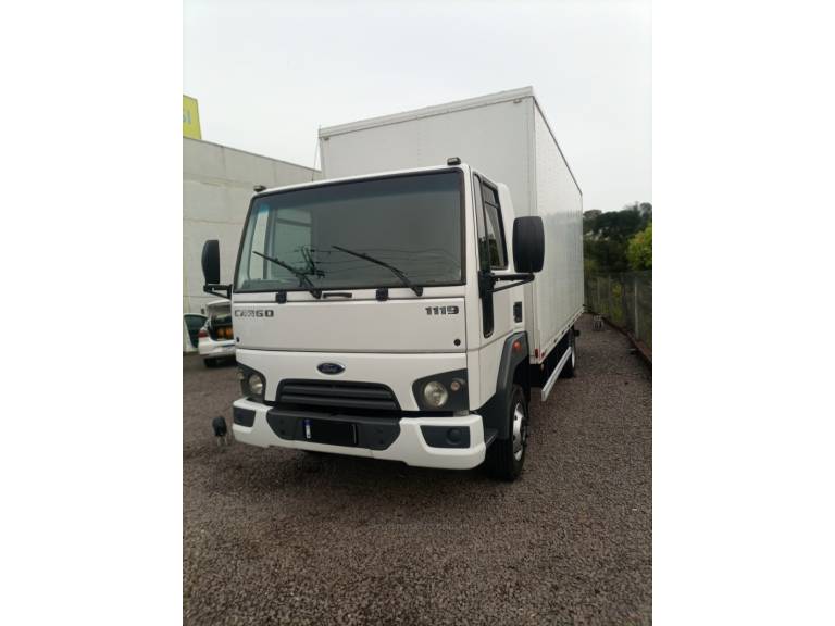 FORD - CARGO 1119 - 2019/2019 - Branca - R$ 280.000,00