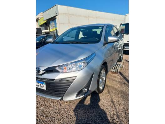 TOYOTA - YARIS - 2019/2019 - Prata - R$ 73.900,00